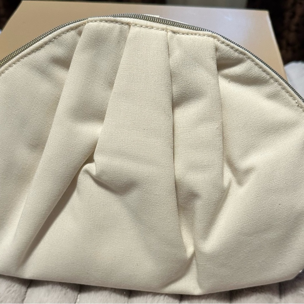 Dolce -n- Gabbana Travel Bag - Picture 4 of 7